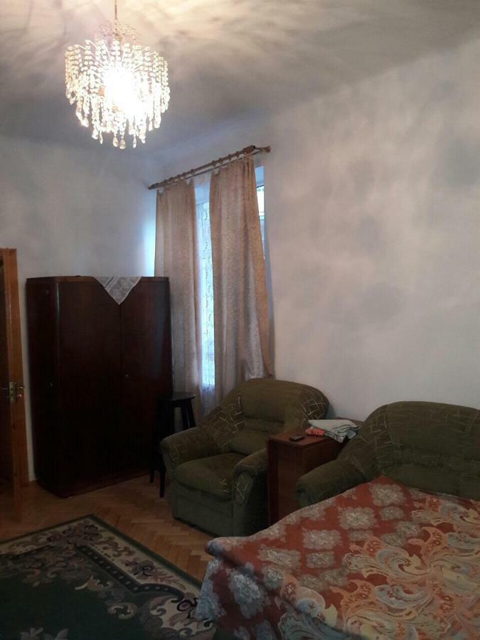 Квартира Між Вокзалом І Центром Lviv Extérieur photo